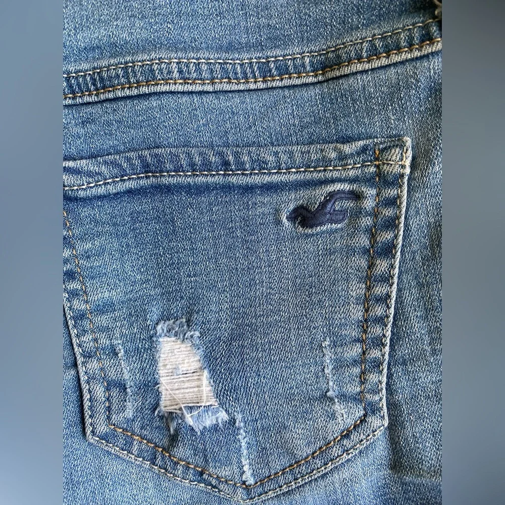 Hollister trendy light